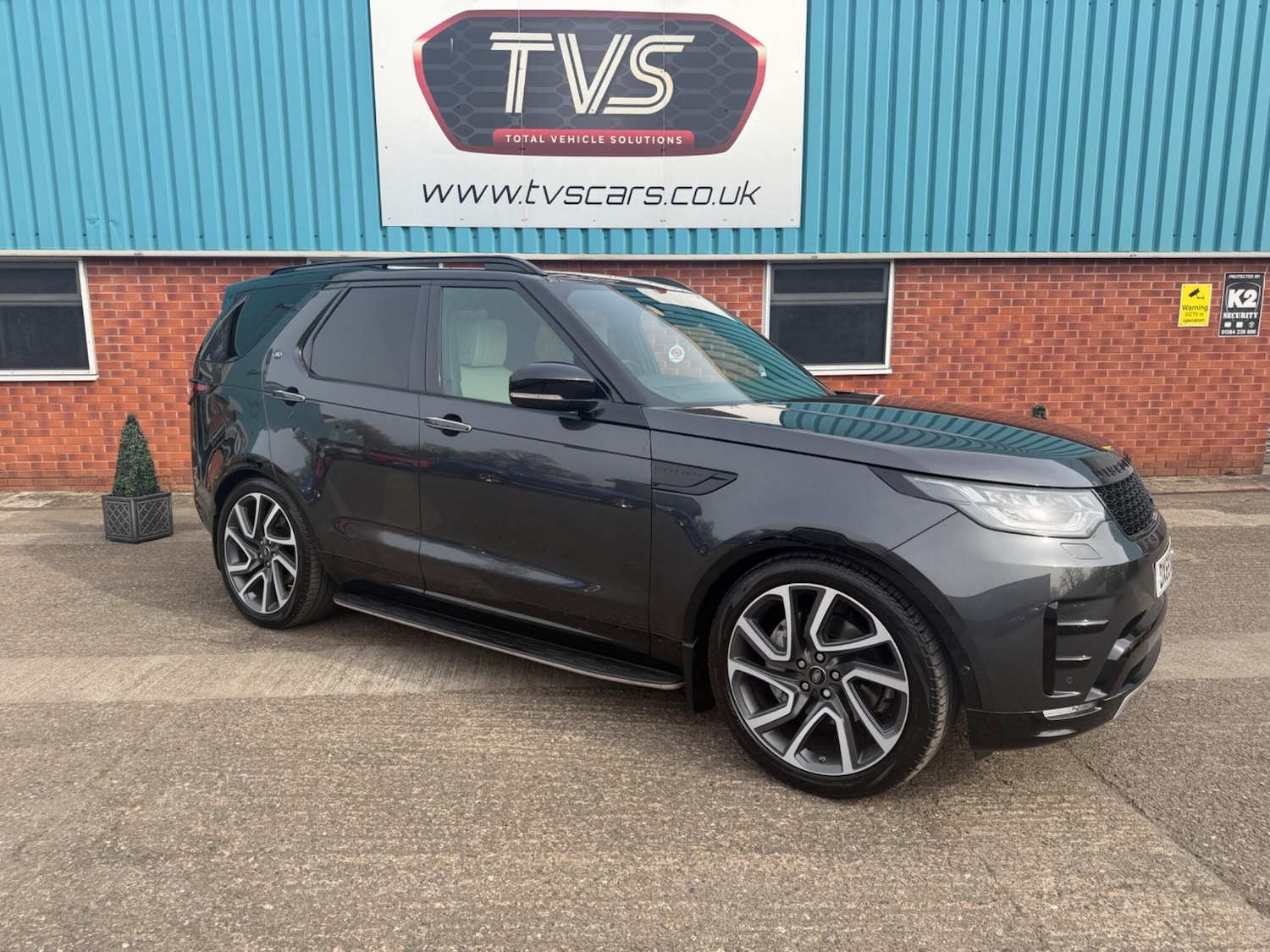 Used Land Rover Discovery 2019 for sale - 78203771: Photo 4