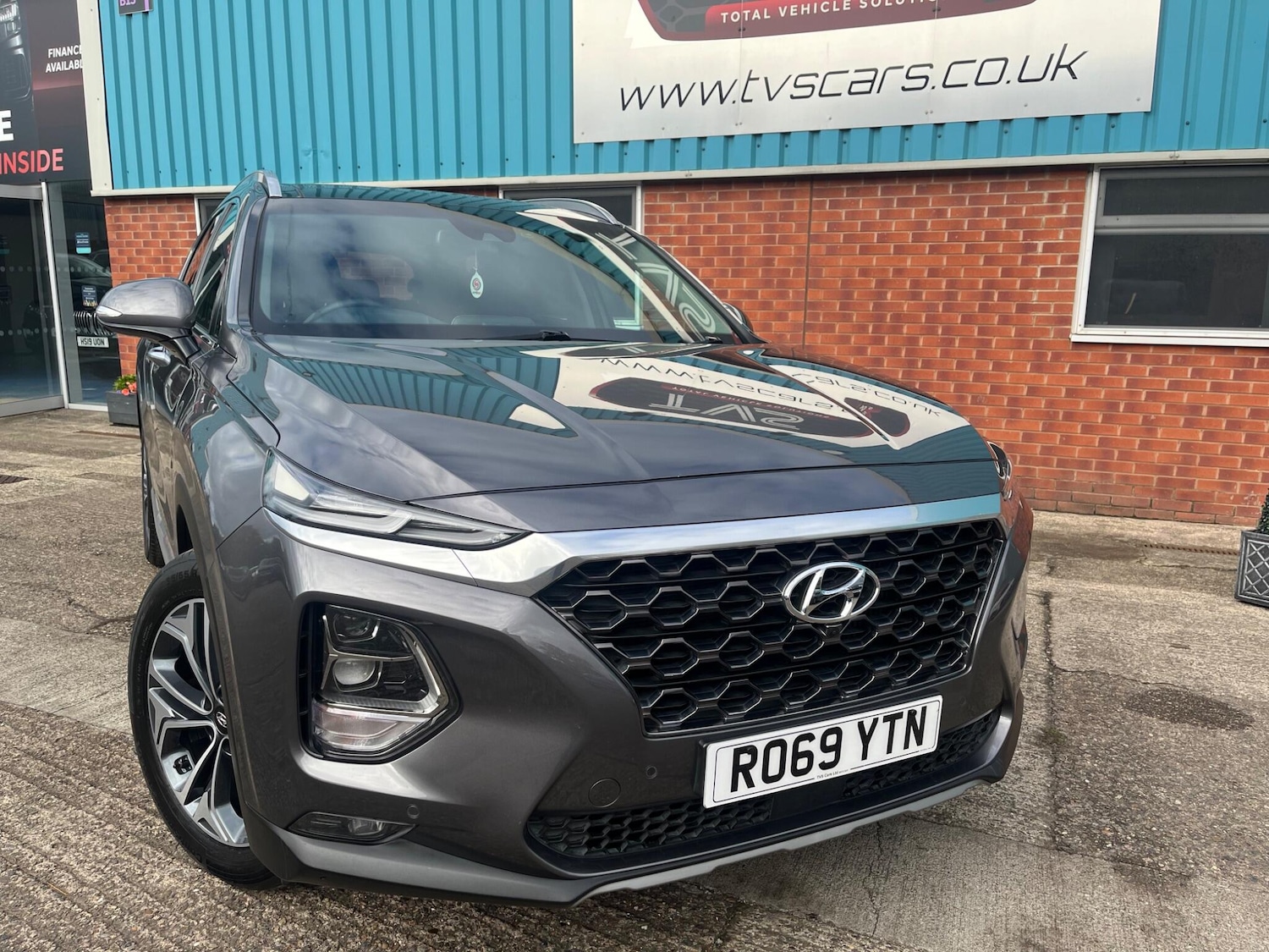 Used Hyundai Santa Fe 2019 for sale - 76996364: Photo 3