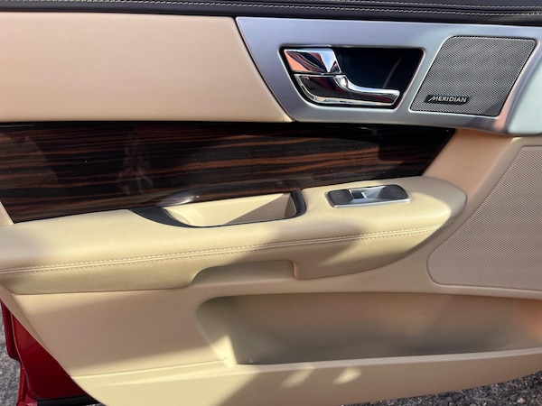 Used Jaguar XF 2015 for sale - 76238681: Photo 29