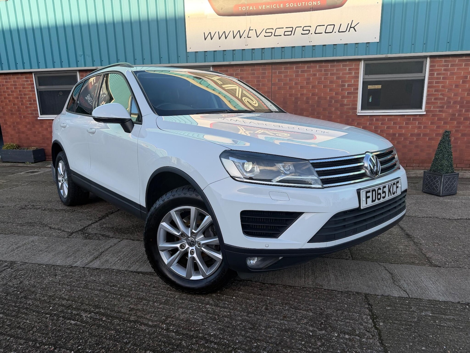 Used Volkswagen Touareg 2015 for sale - 77015783: Photo 2