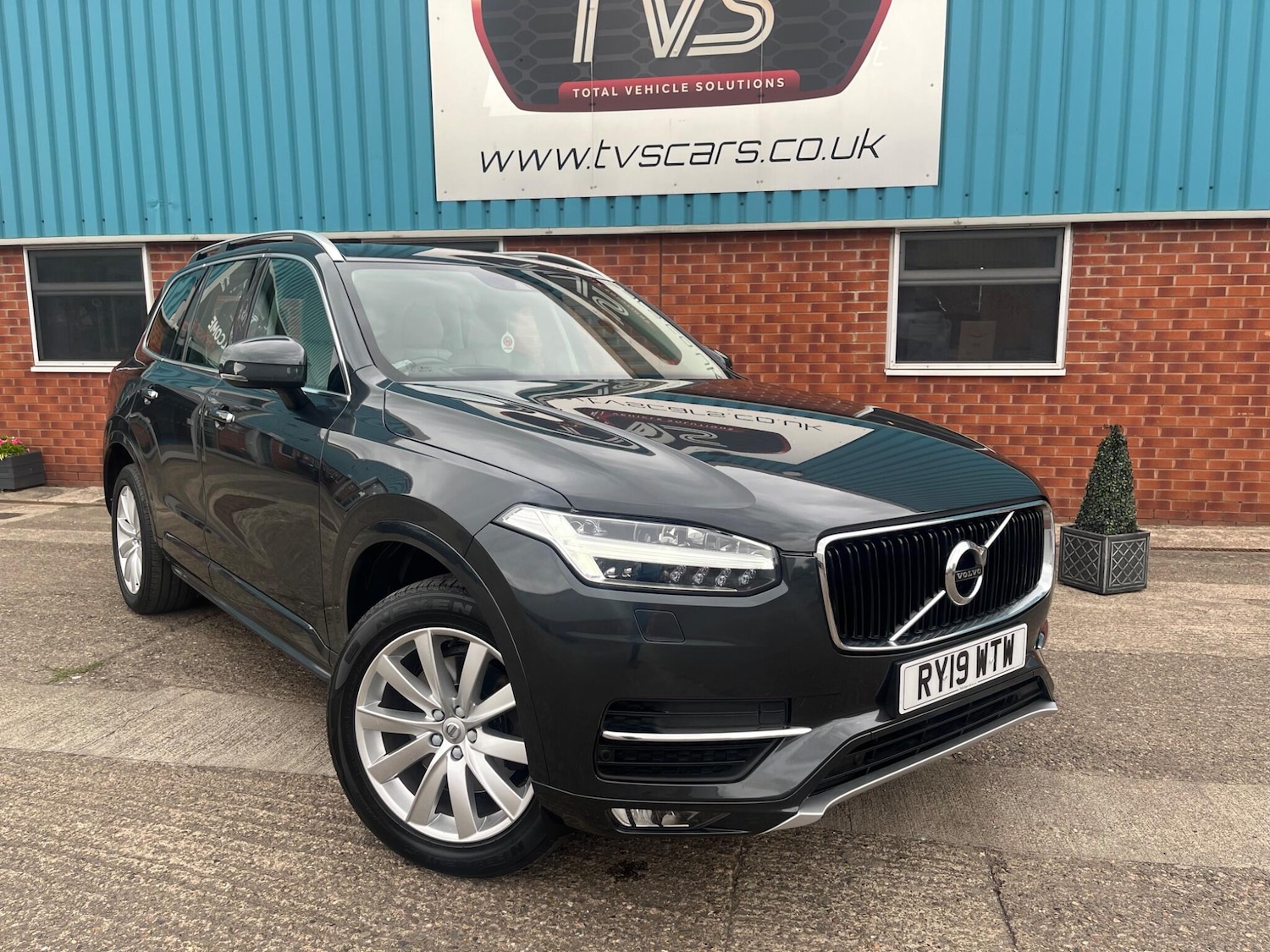 Used Volvo XC90 2019 for sale - 76989945: Photo 2