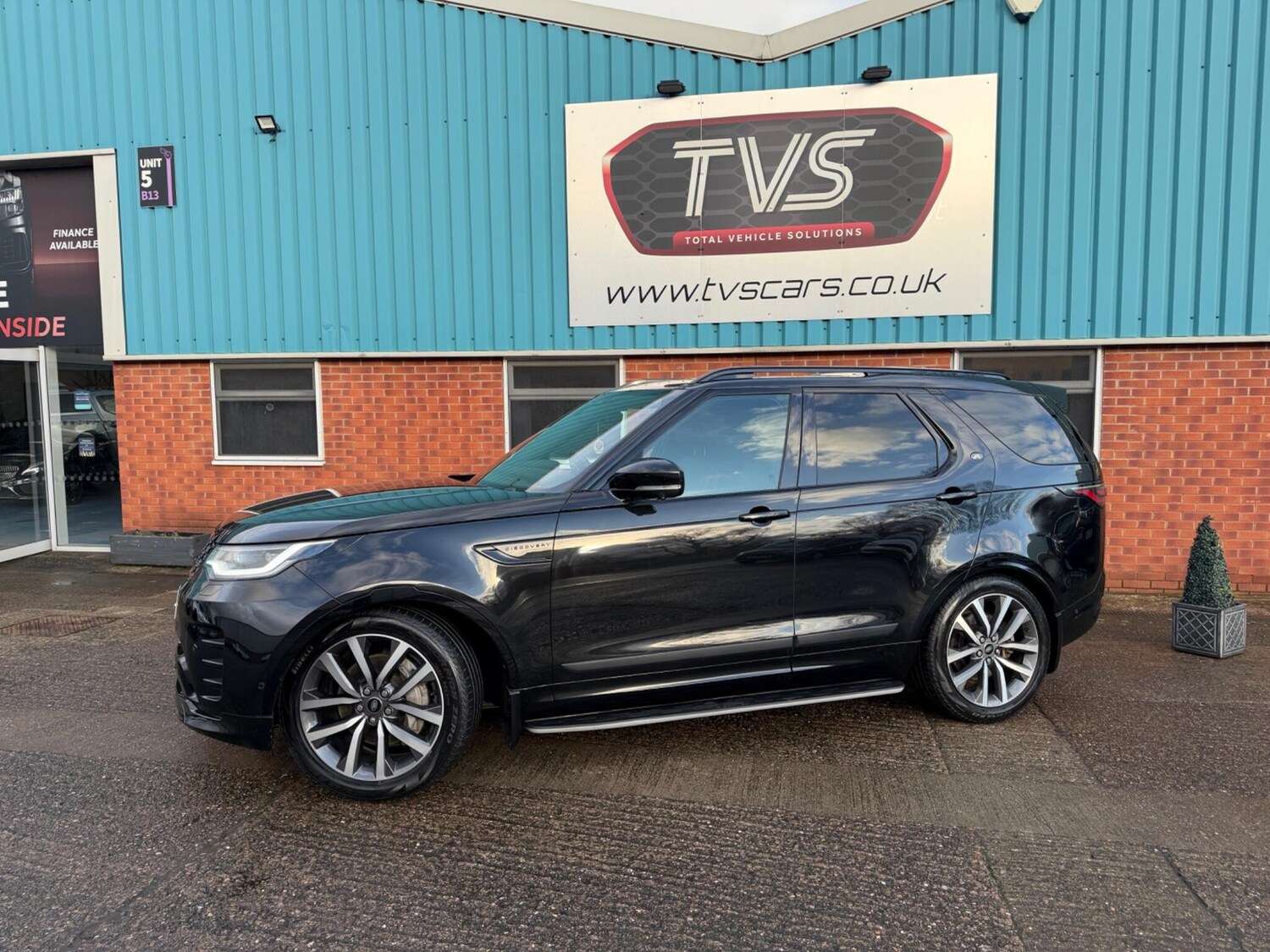 Used Land Rover Discovery 2023 for sale - 77253840: Photo 11