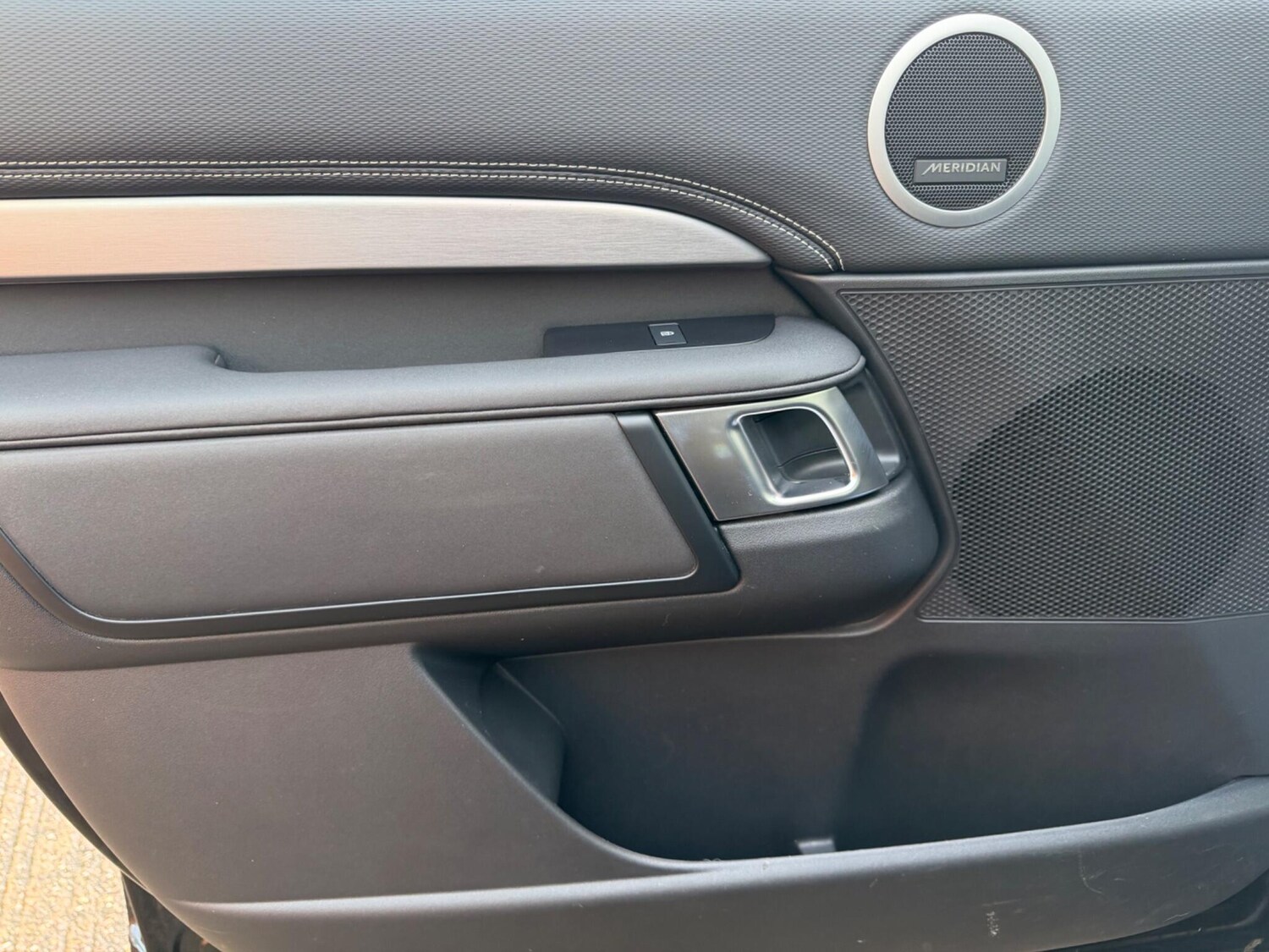 Used Land Rover Discovery 2023 for sale - 77253840: Photo 30