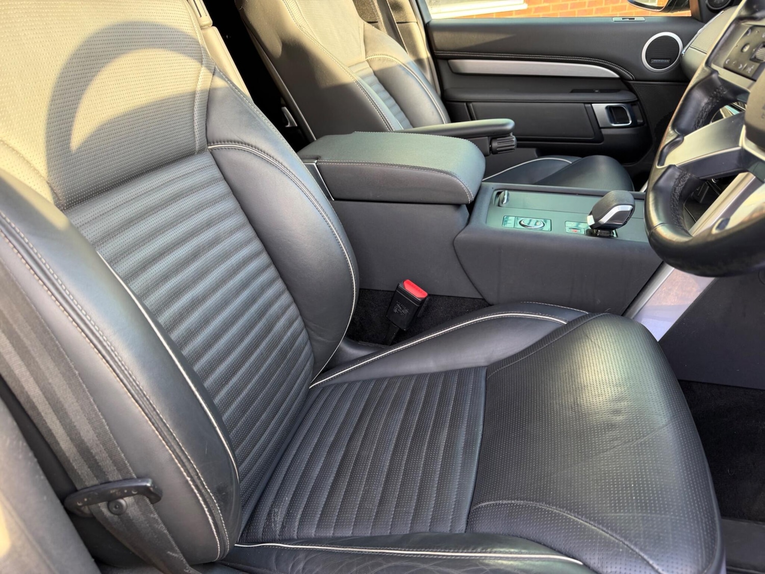 Used Land Rover Discovery 2023 for sale - 77253840: Photo 33