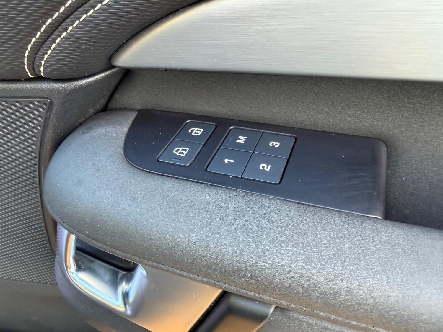 Used Land Rover Discovery 2023 for sale - 77253840: Photo 34