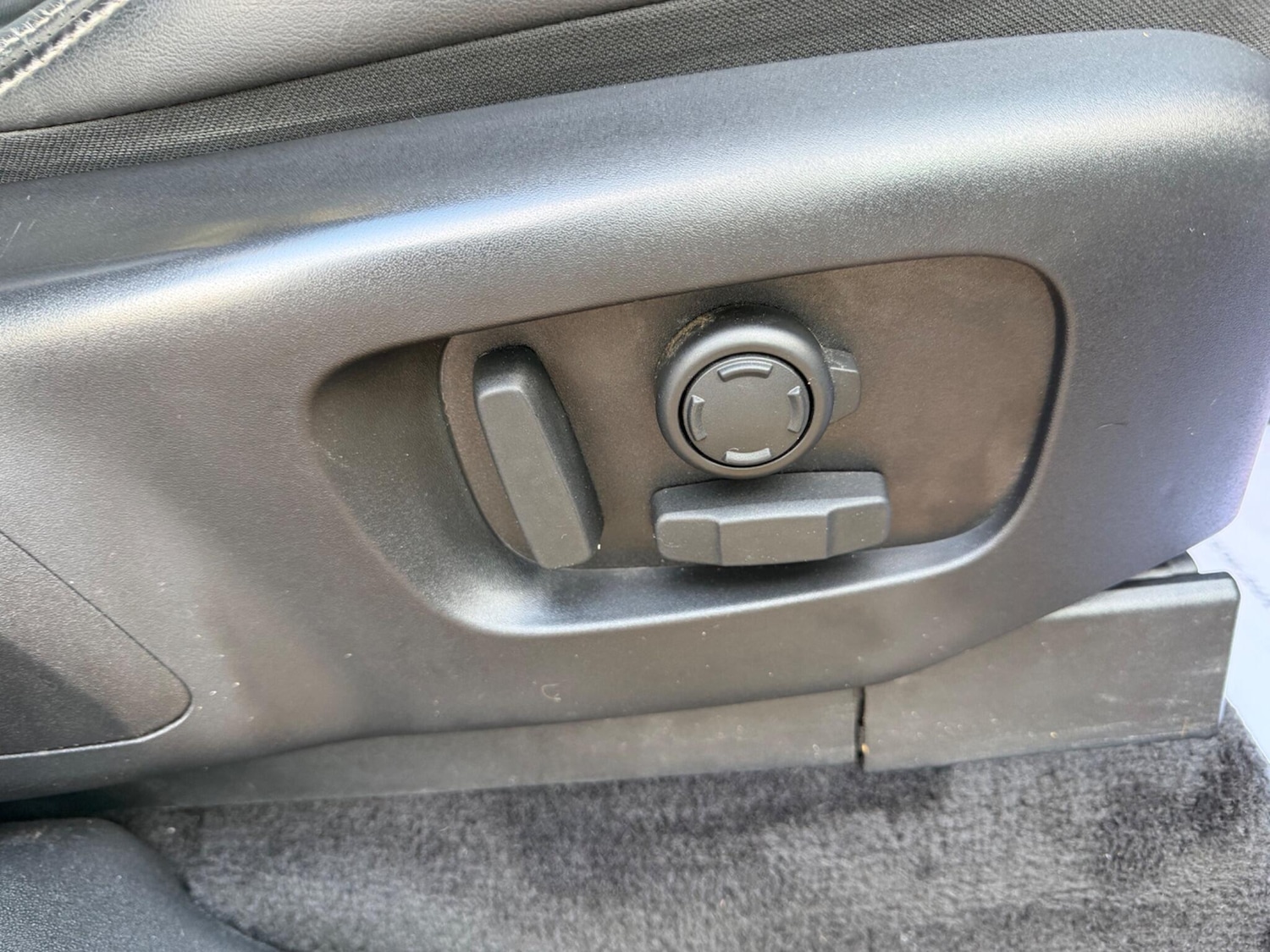 Used Land Rover Discovery 2023 for sale - 77253840: Photo 36