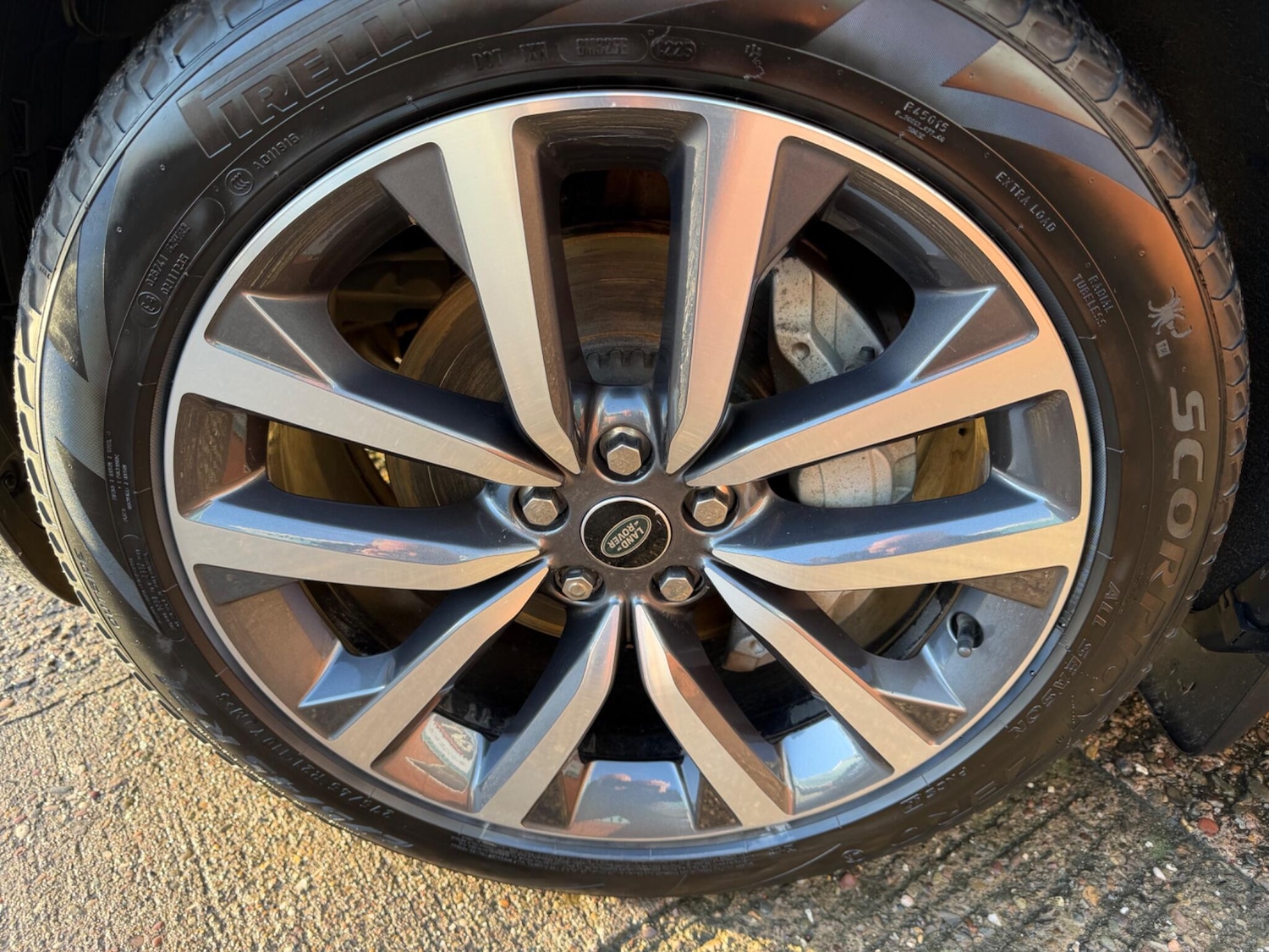 Used Land Rover Discovery 2023 for sale - 77253840: Photo 37