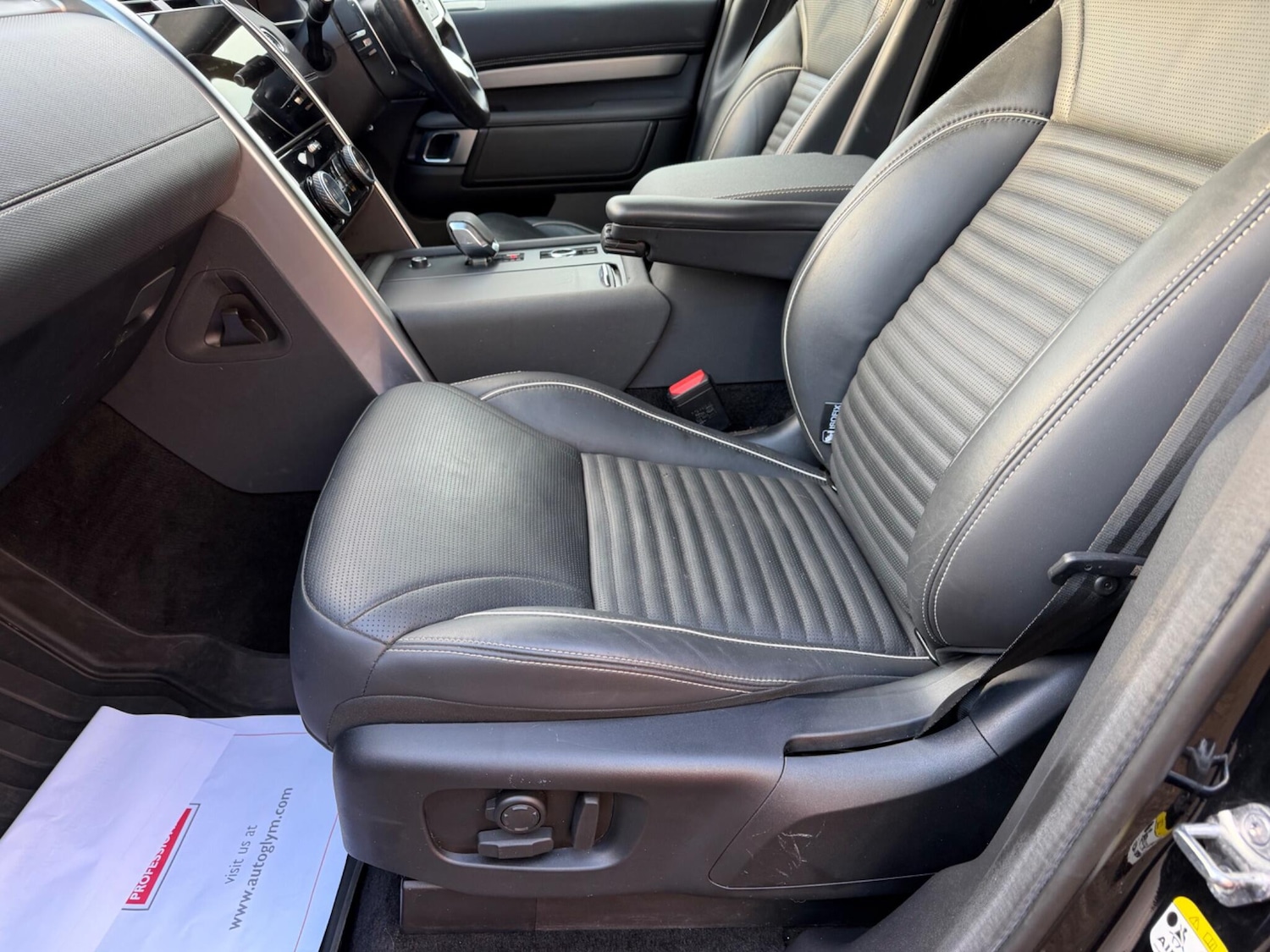 Used Land Rover Discovery 2023 for sale - 77253840: Photo 8