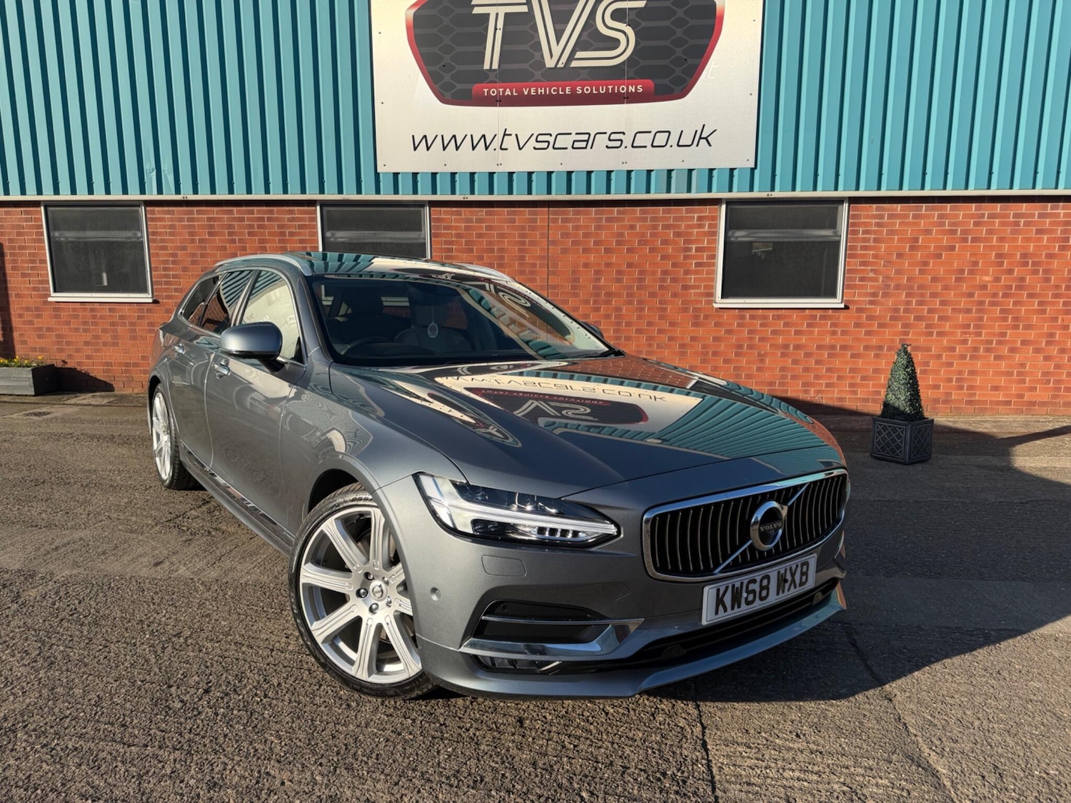 Used Volvo V90 2018 for sale - 77940267: Photo 2