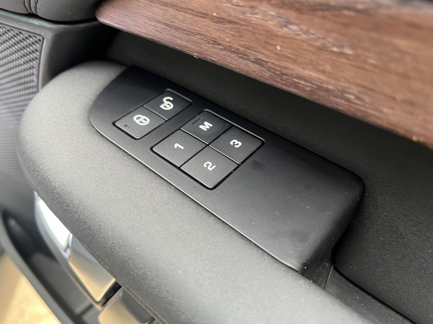 Used Land Rover Discovery 2020 for sale - 76337868: Photo 31