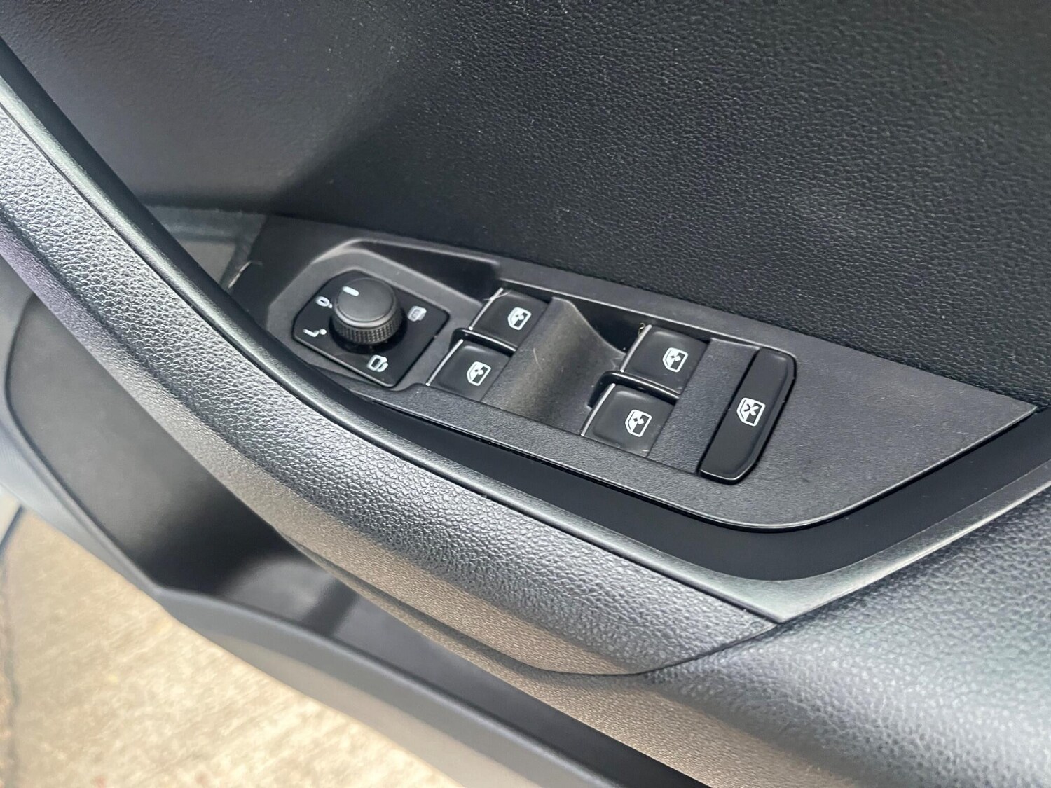 Used Skoda Karoq 2018 for sale - 76349536: Photo 30