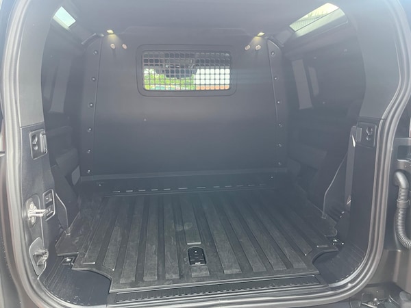 Used Land Rover Defender 90 2021 for sale - 74888879: Photo 32