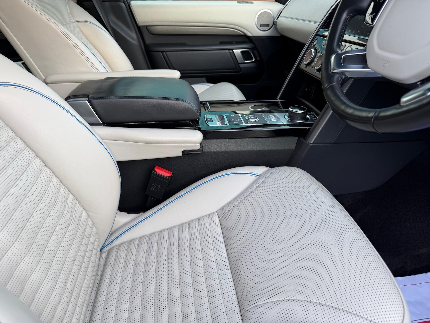 Used Land Rover Discovery 2019 for sale - 76965450: Photo 8