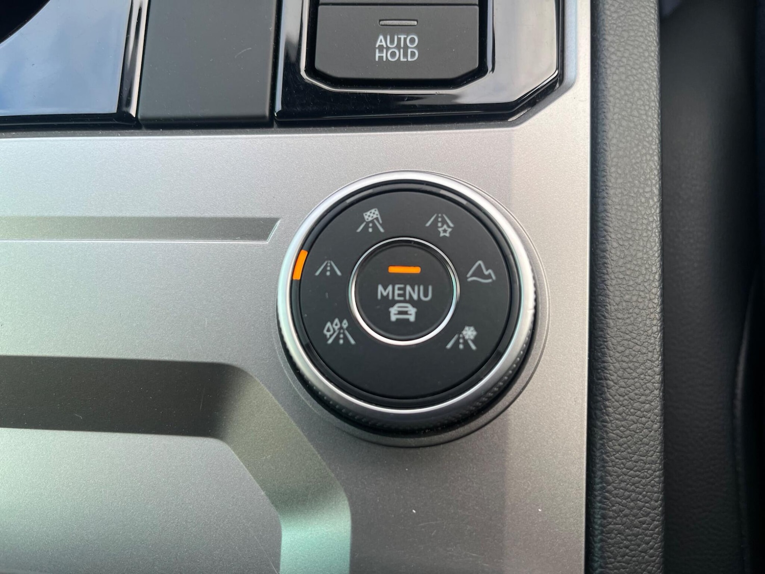 Used Volkswagen Touareg 2019 for sale - 76398385: Photo 26