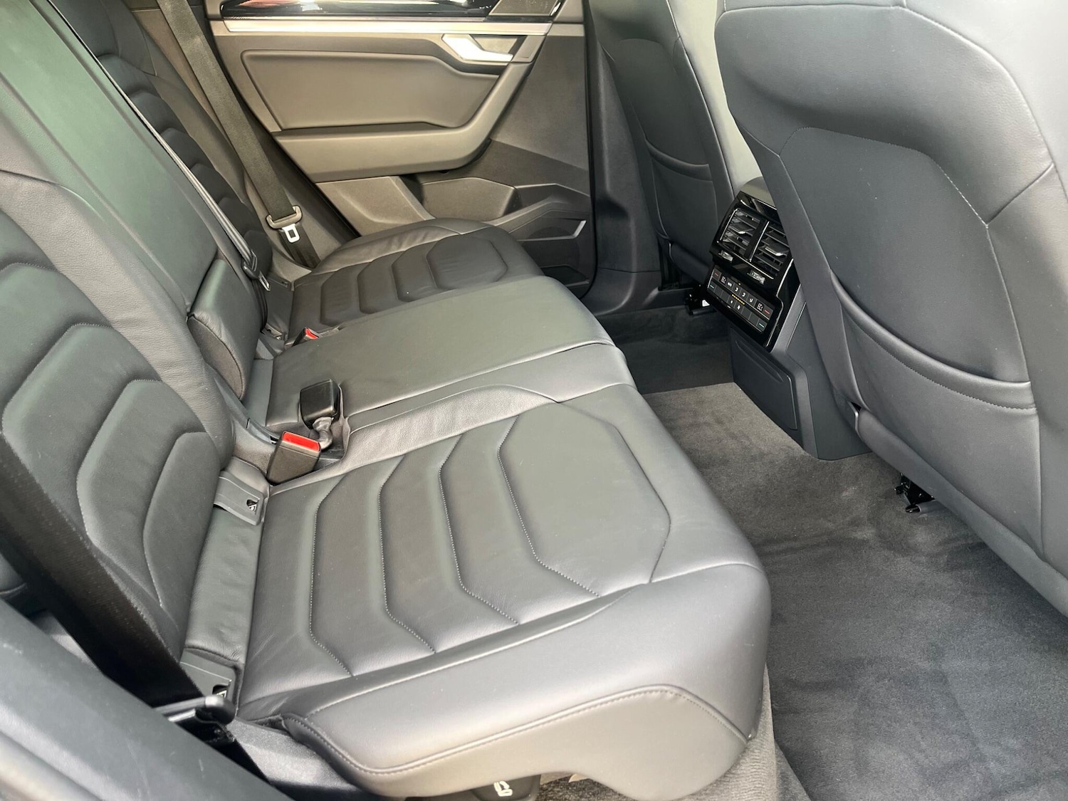 Used Volkswagen Touareg 2019 for sale - 76398385: Photo 8