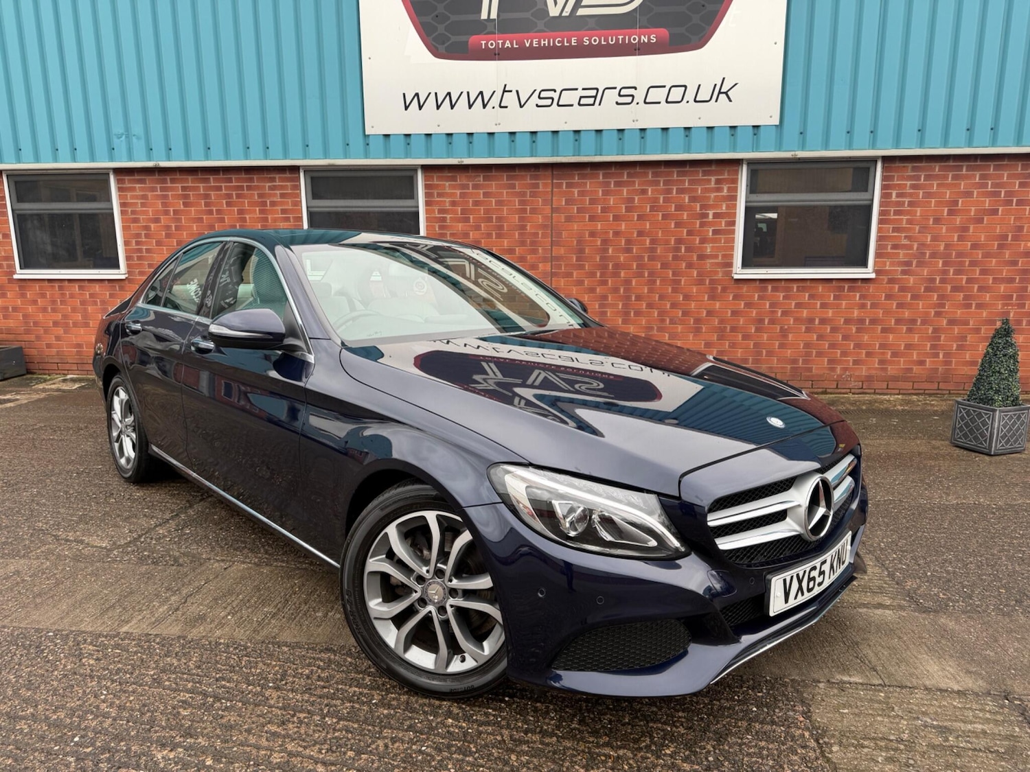 Used Mercedes-Benz C Class 2015 for sale - 78046776: Photo 2