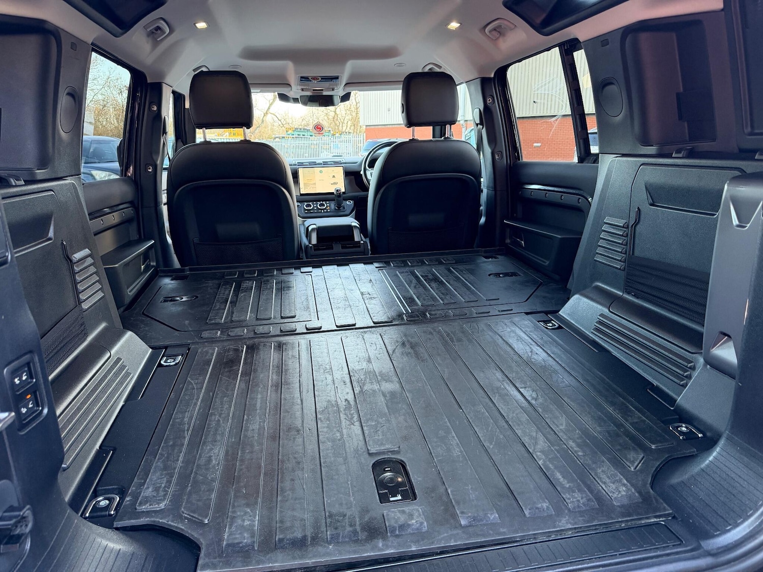 Used Land Rover Defender 110 2022 for sale - 76742966: Photo 10