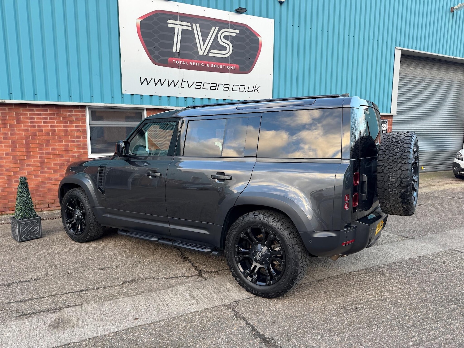 Used Land Rover Defender 110 2022 for sale - 76742966: Photo 12