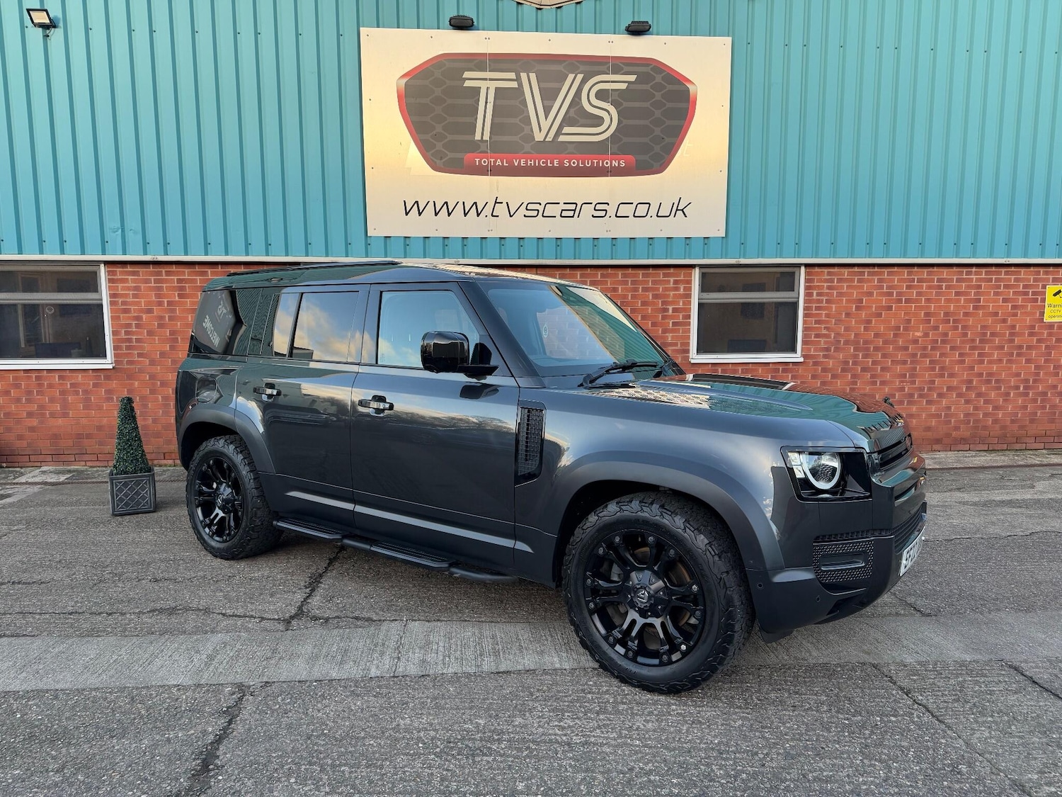 Used Land Rover Defender 110 2022 for sale - 76742966: Photo 4