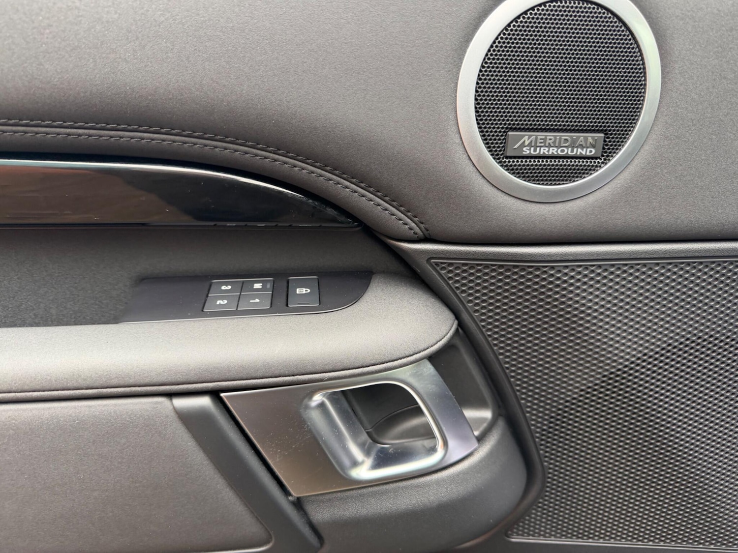 Used Land Rover Discovery 2021 for sale - 77305088: Photo 30