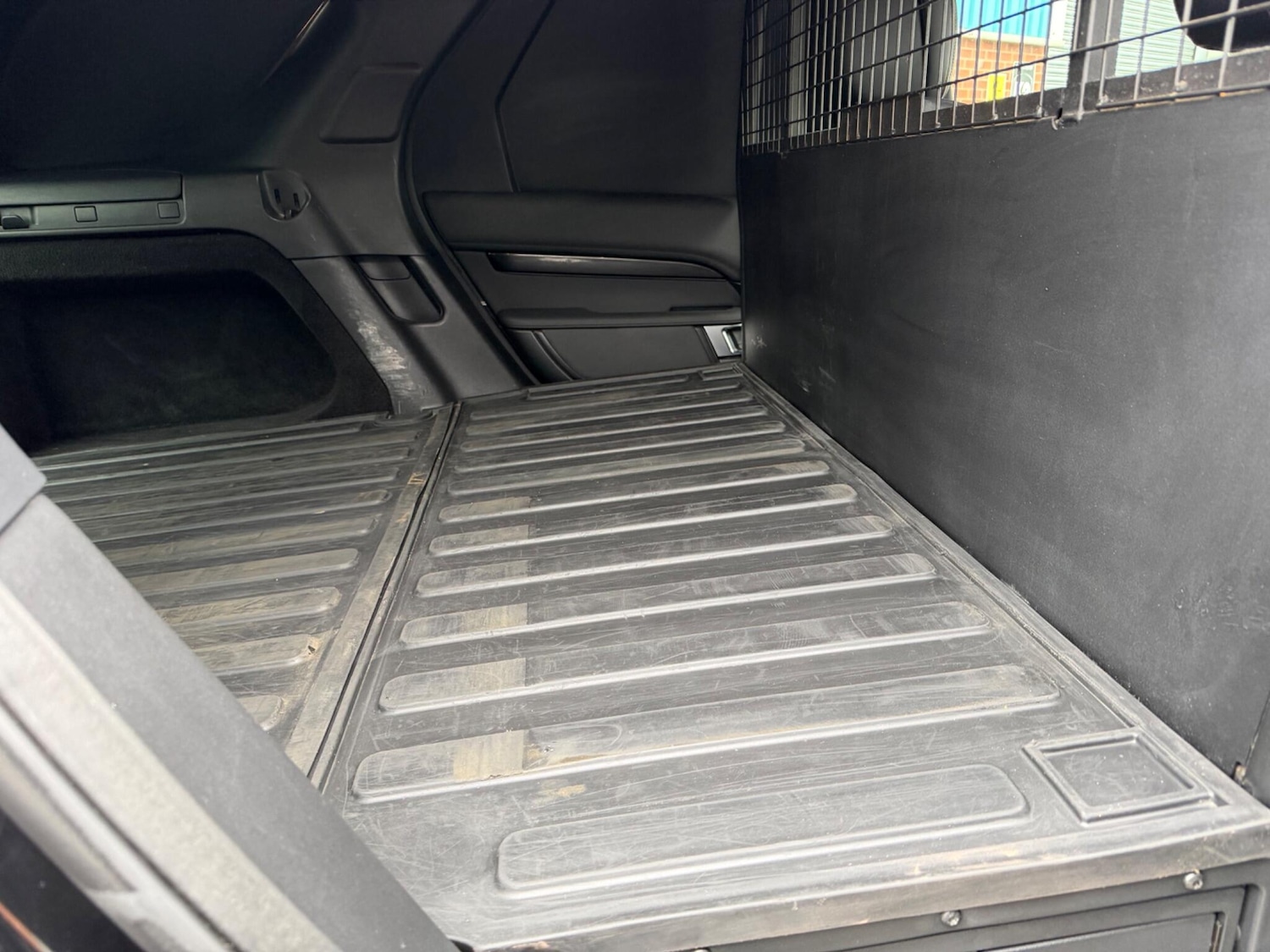 Used Land Rover Discovery 2021 for sale - 77305088: Photo 32