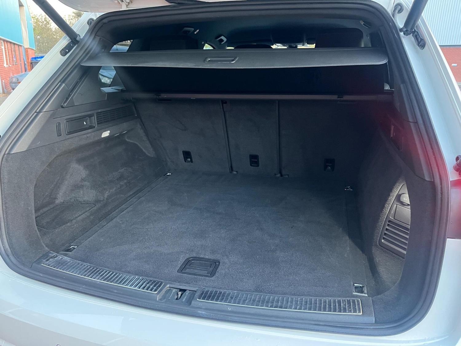 Used Volkswagen Touareg 2019 for sale - 76658863: Photo 14