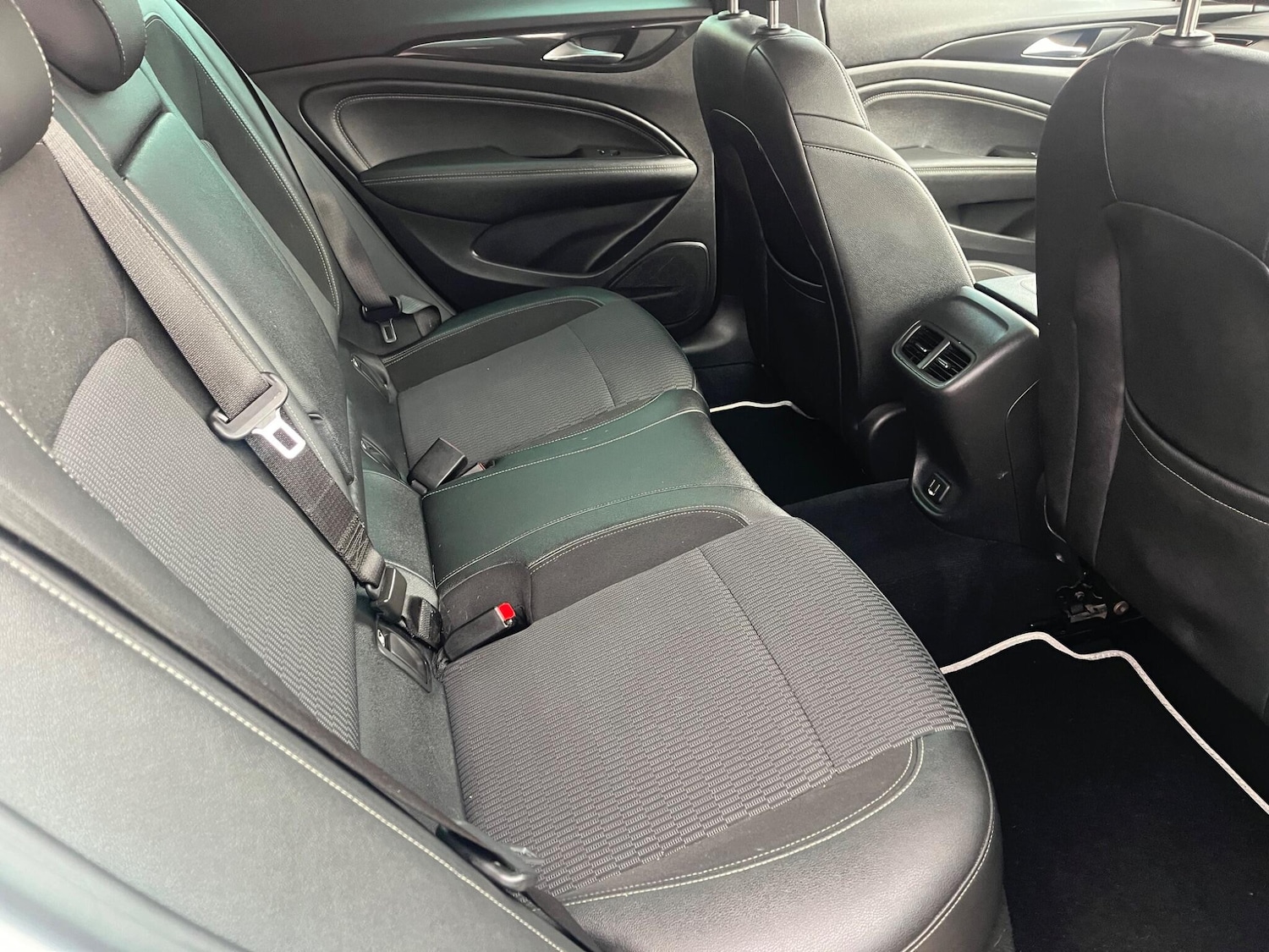 Used Vauxhall Insignia 2018 for sale - 76371385: Photo 9