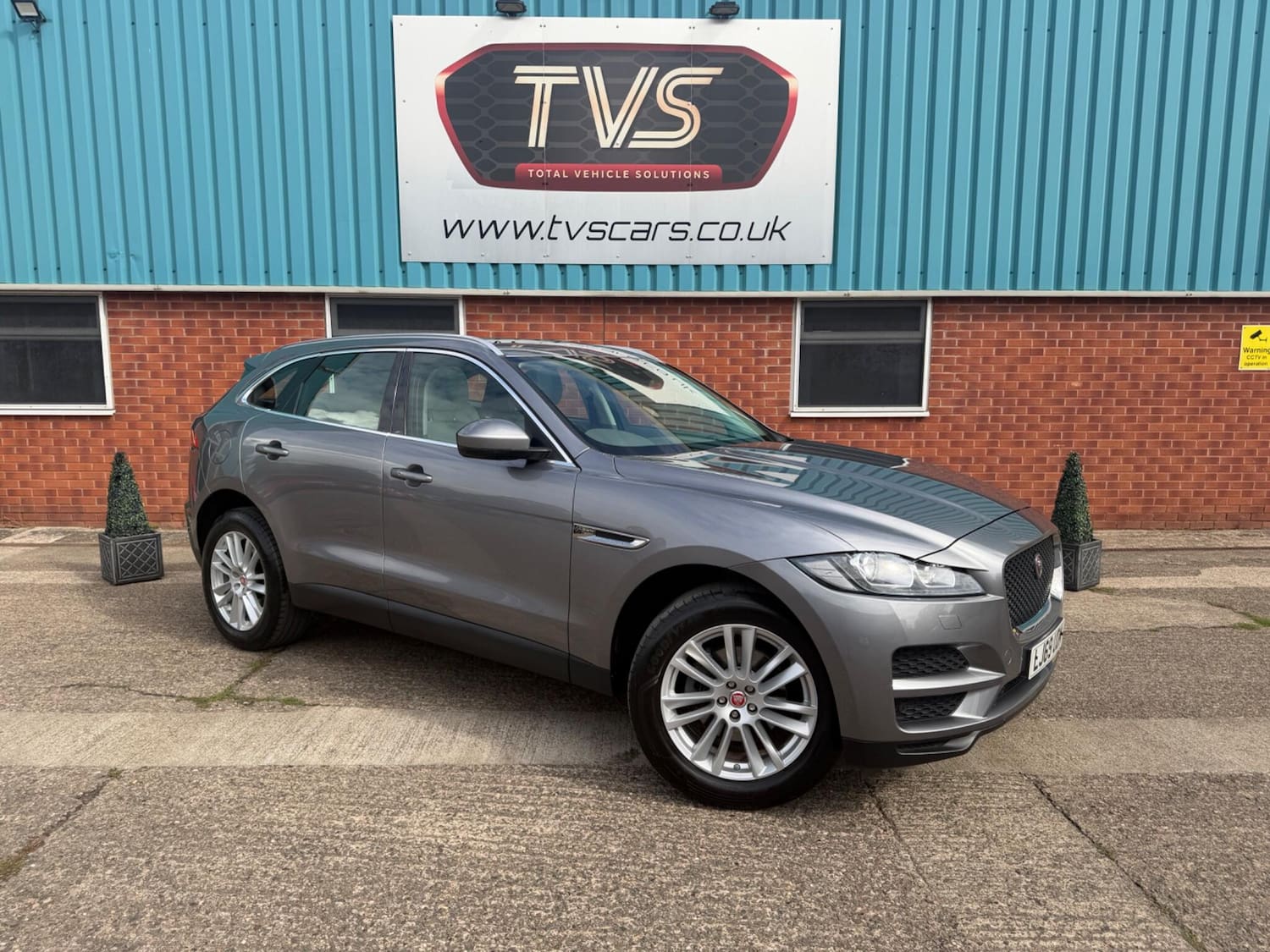 Jaguar F-Pace