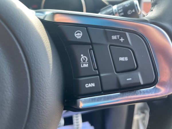 Used Jaguar E-Pace 2018 for sale - 75669282: Photo 25