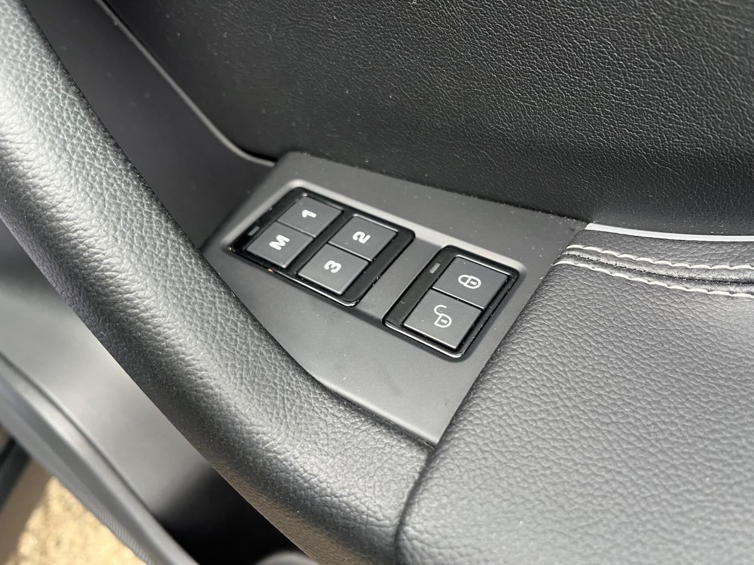 Used Jaguar F-Pace 2017 for sale - 76512161: Photo 32