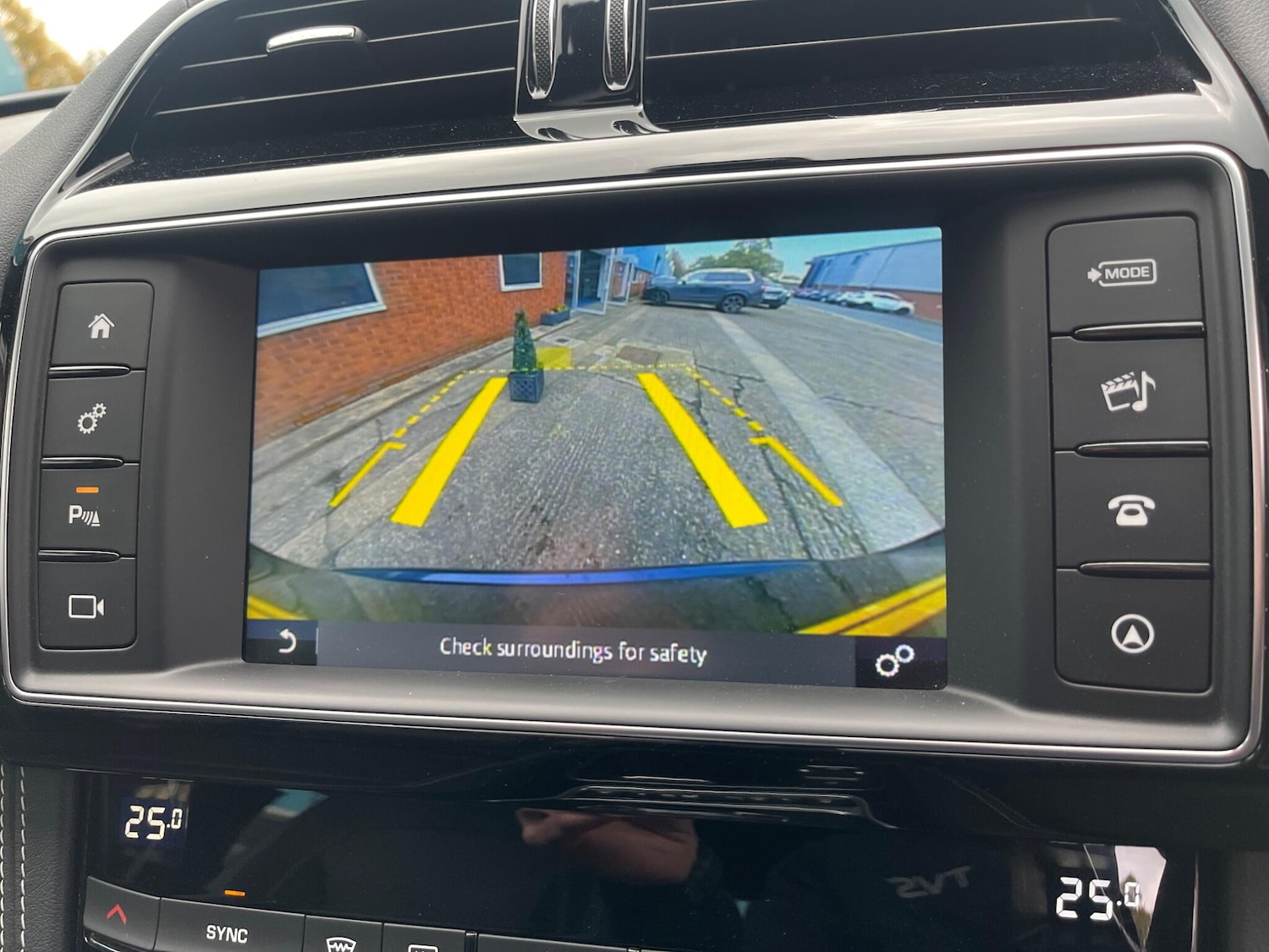 Used Jaguar F-Pace 2017 for sale - 76512161: Photo 5