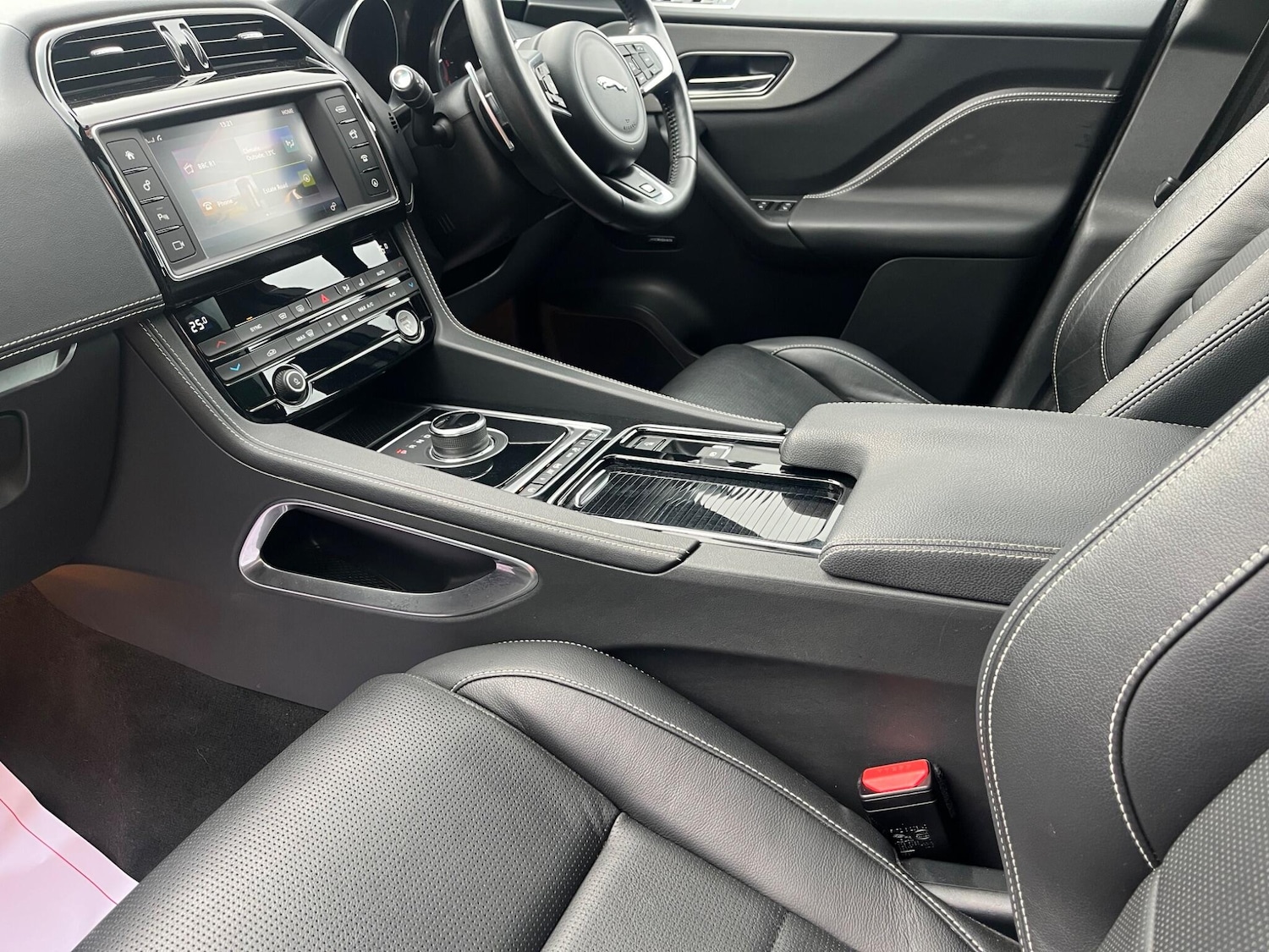 Used Jaguar F-Pace 2017 for sale - 76512161: Photo 9