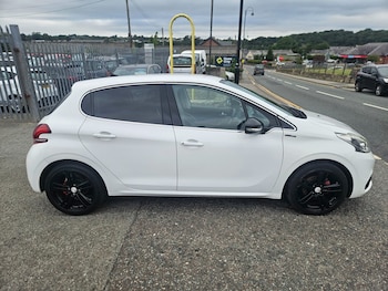 Used Peugeot 208 2016 for sale - 79107992: Photo