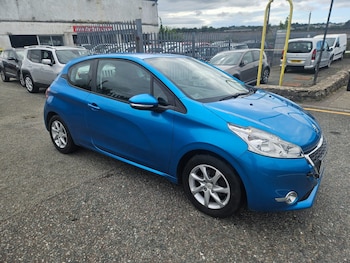 Used Peugeot 208 2012 for sale - 79367955: Photo