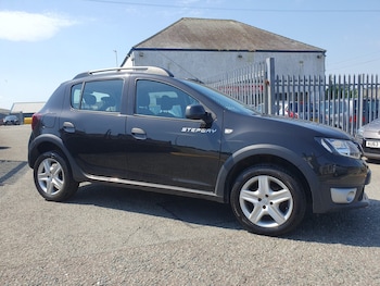 Used Dacia Sandero Stepway 2015 for sale - 79107909: Photo
