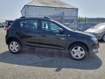 Used Dacia Sandero Stepway 2015 for sale - 79107909: Photo