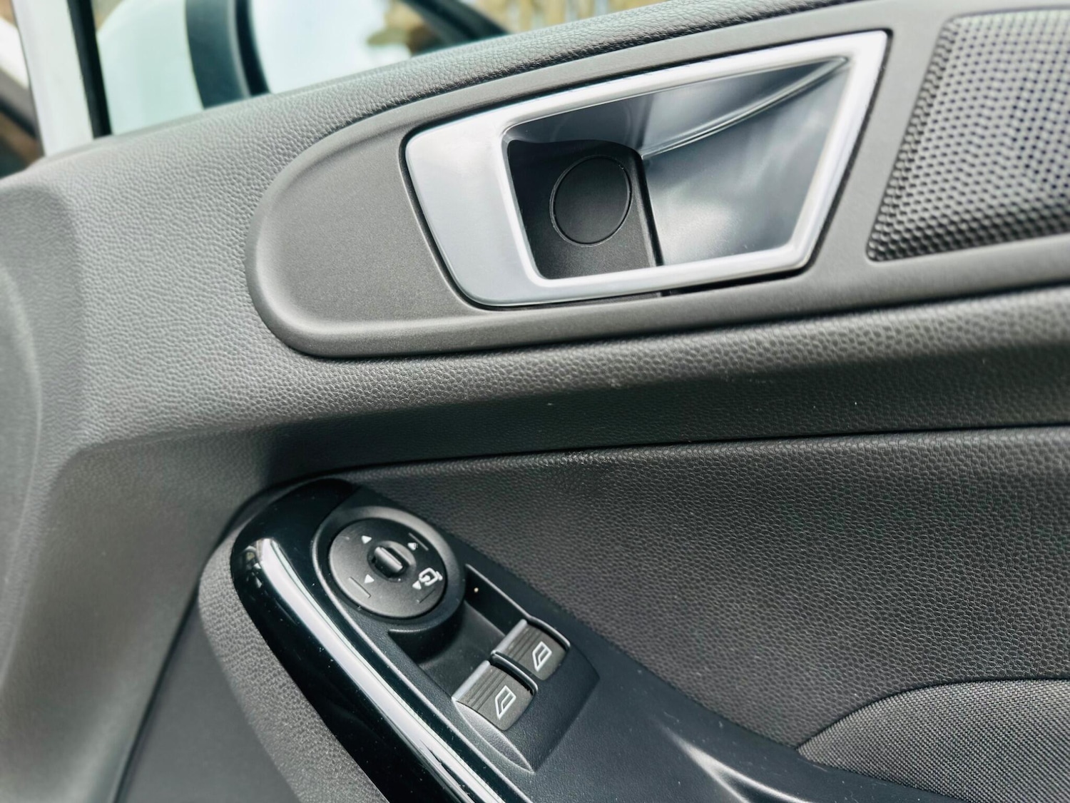 Used Ford Fiesta 2015 for sale - 76534993: Photo 24