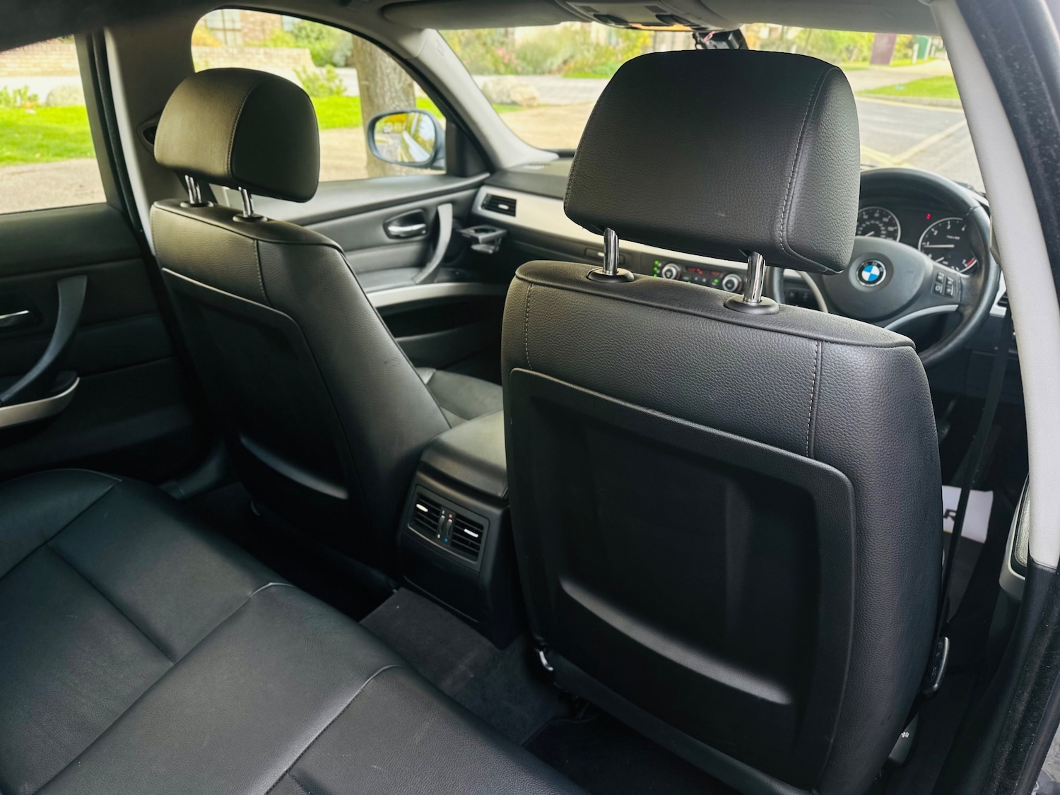 Used BMW 3 Series 2010 for sale - 76076075: Photo 17