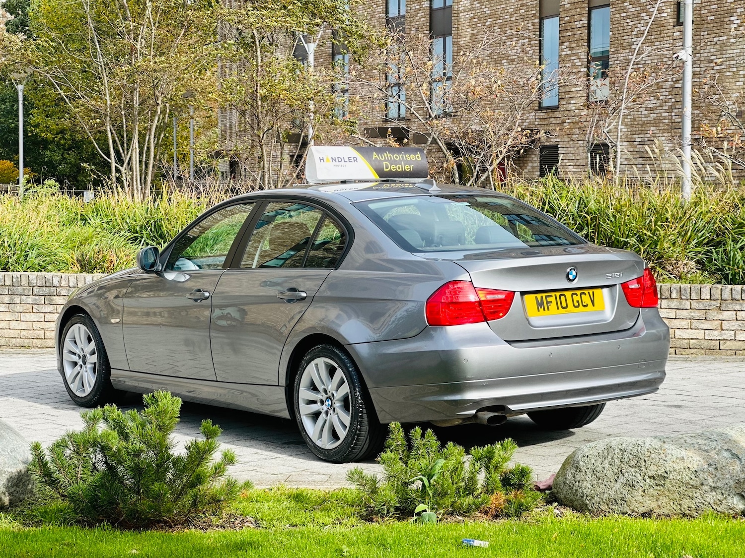 Used BMW 3 Series 2010 for sale - 76076075: Photo 2