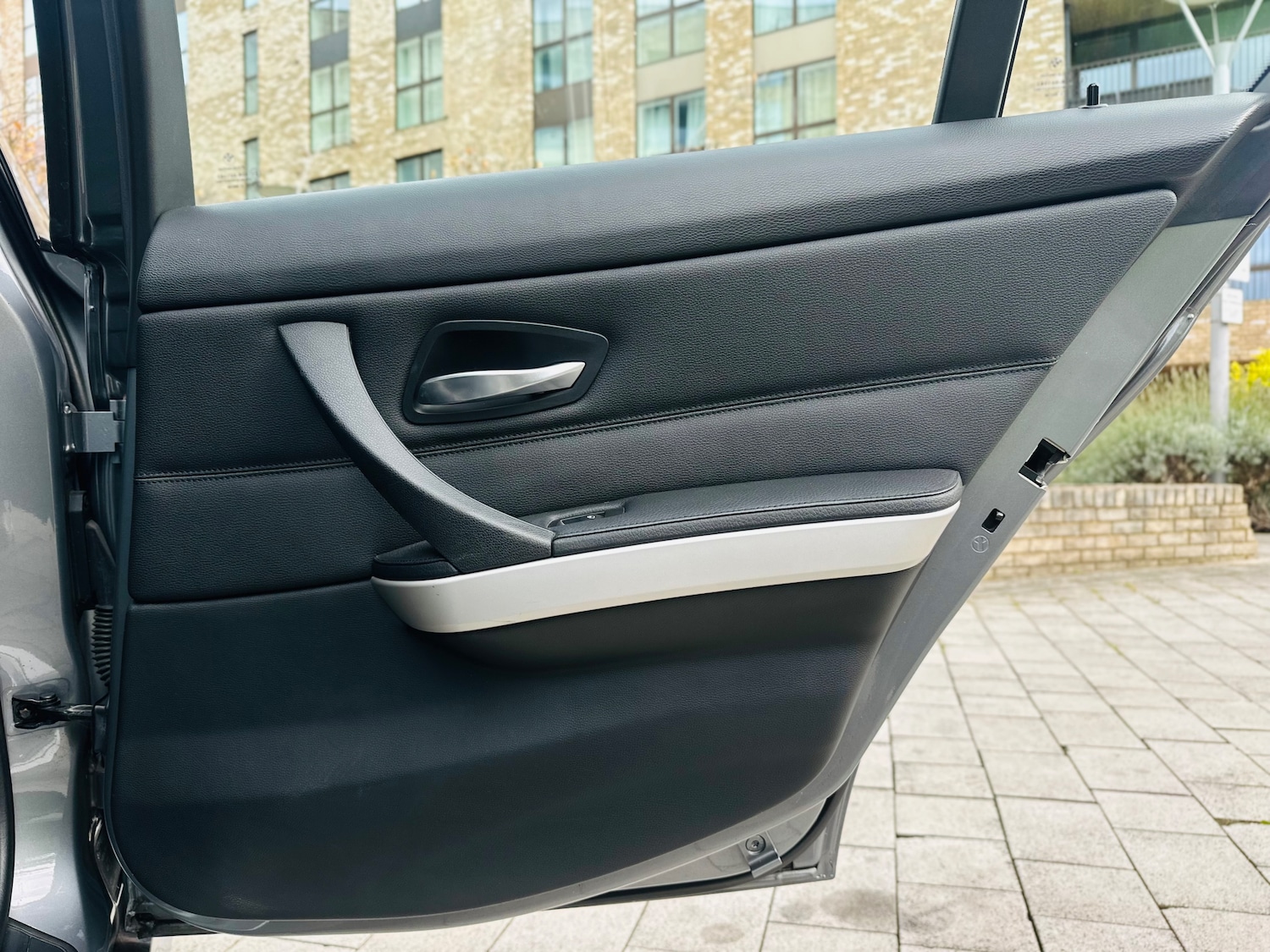 Used BMW 3 Series 2010 for sale - 76076075: Photo 33