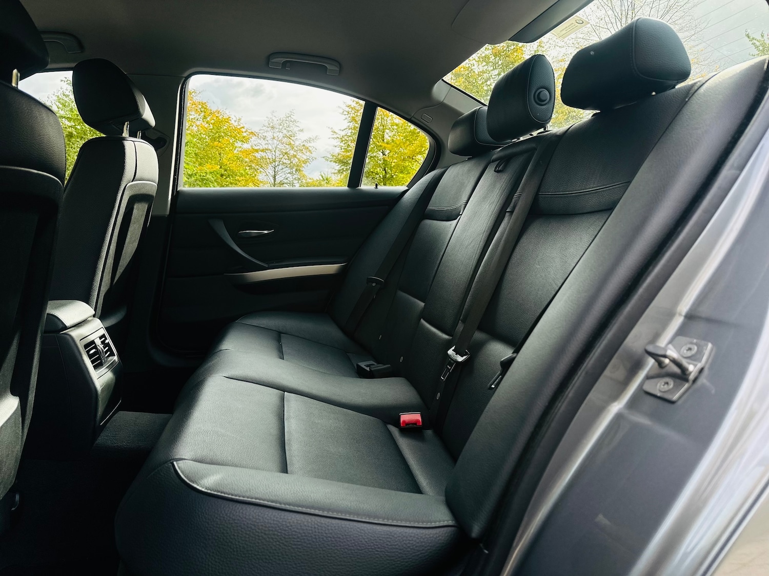 Used BMW 3 Series 2010 for sale - 76076075: Photo 42