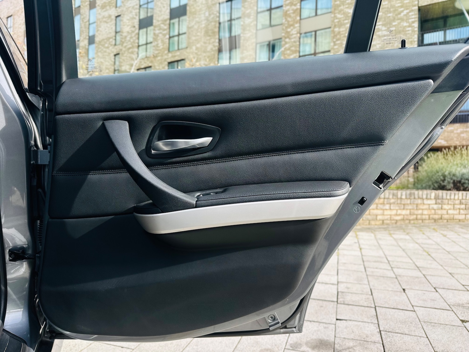 Used BMW 3 Series 2010 for sale - 76076075: Photo 51