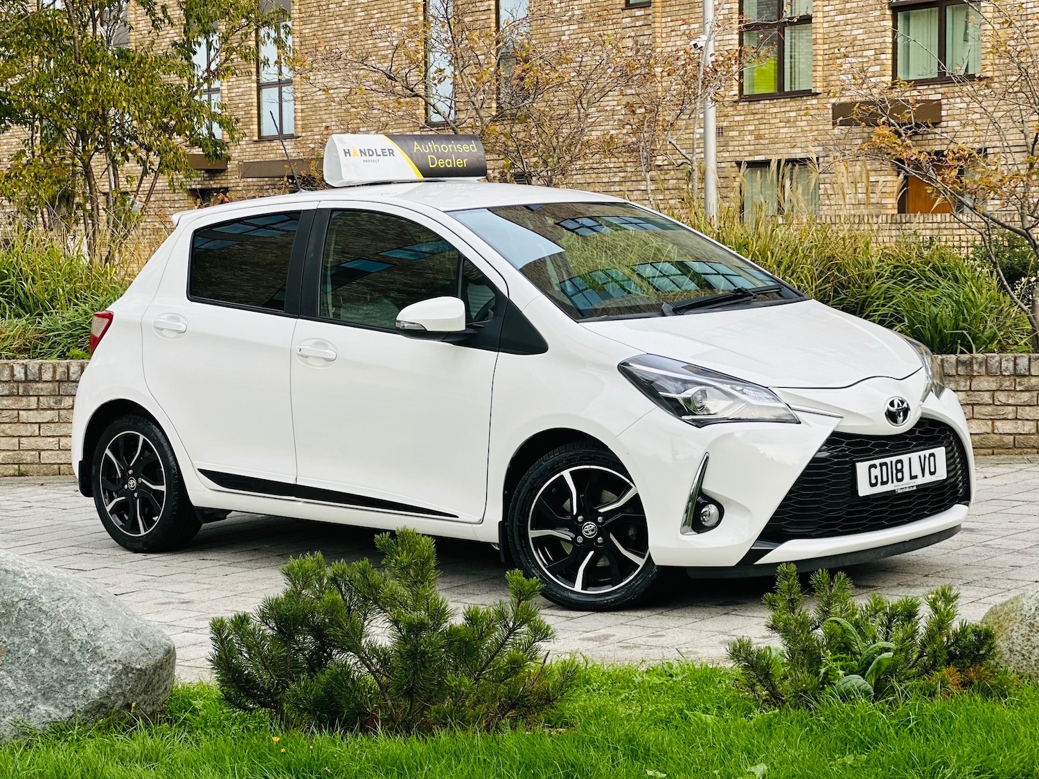 Used Toyota Yaris 2018 for sale - 76100252: Photo 1