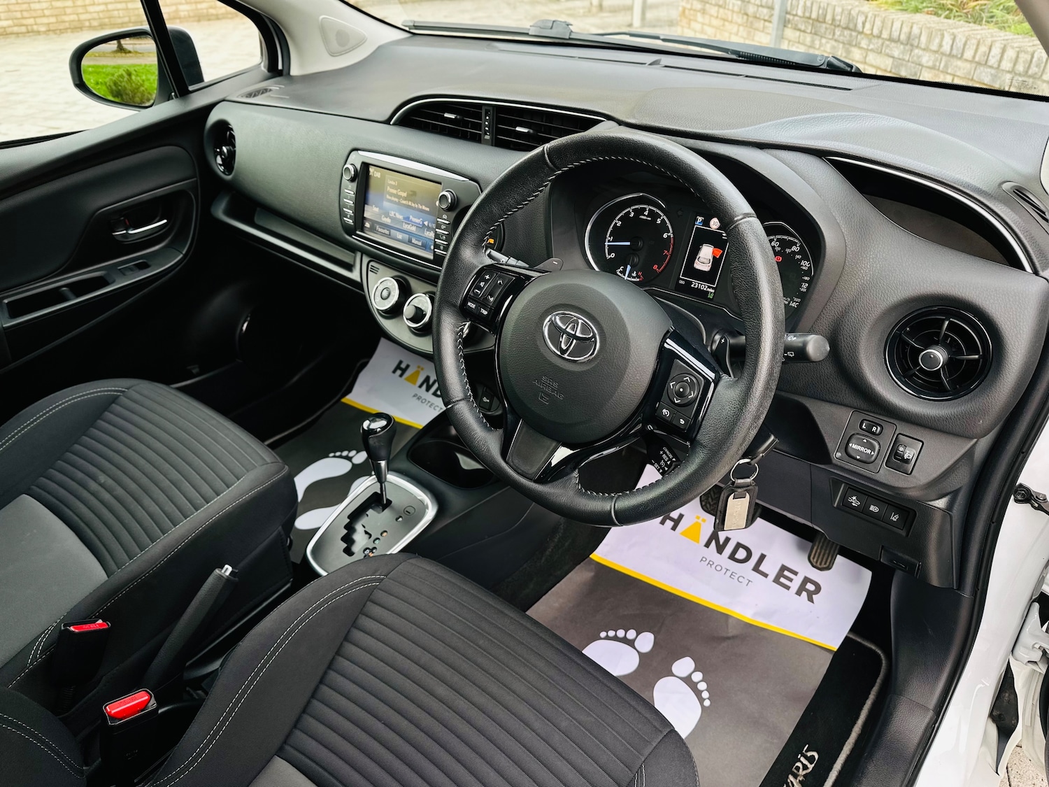 Used Toyota Yaris 2018 for sale - 76100252: Photo 10