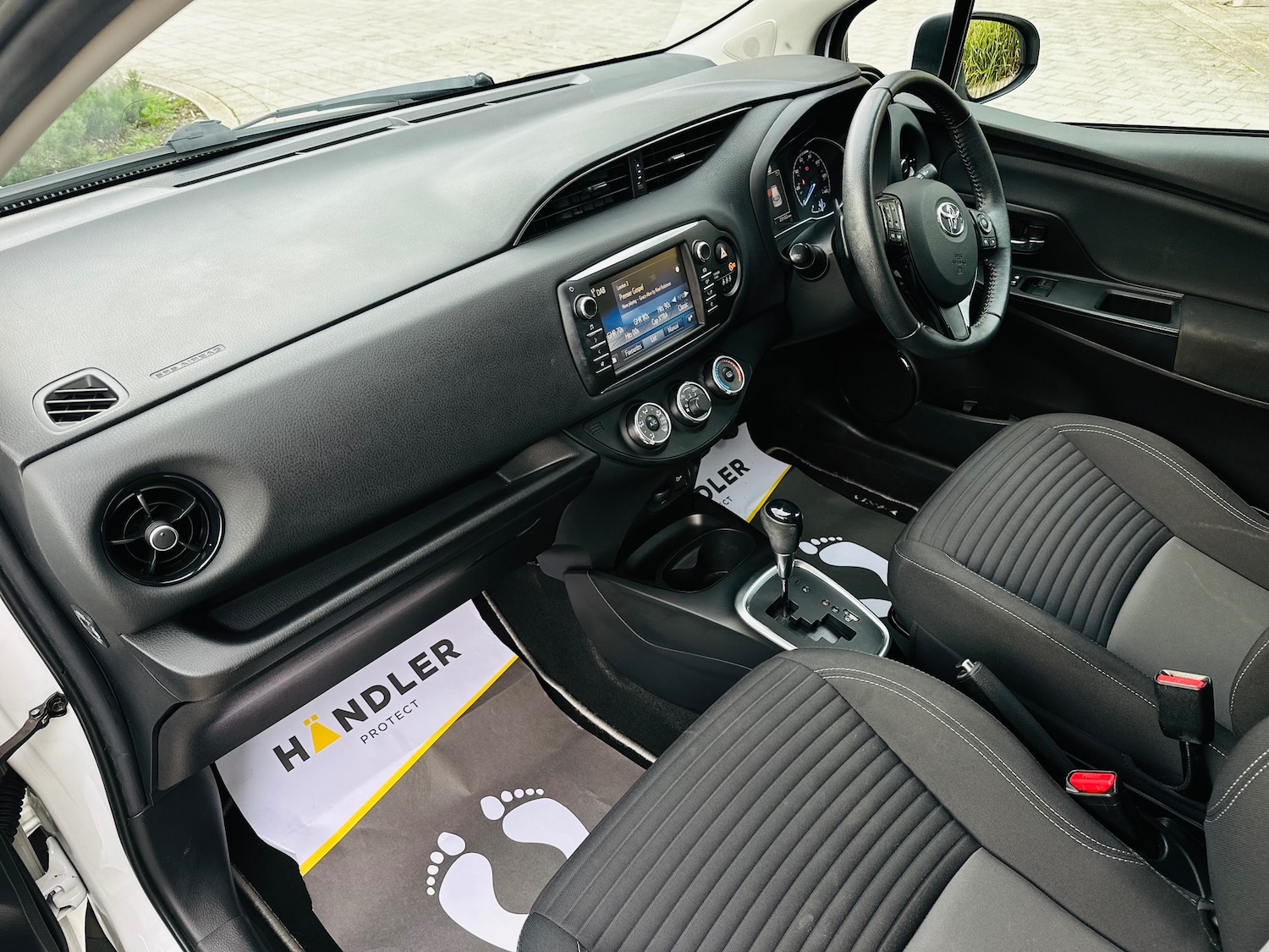 Used Toyota Yaris 2018 for sale - 76100252: Photo 12