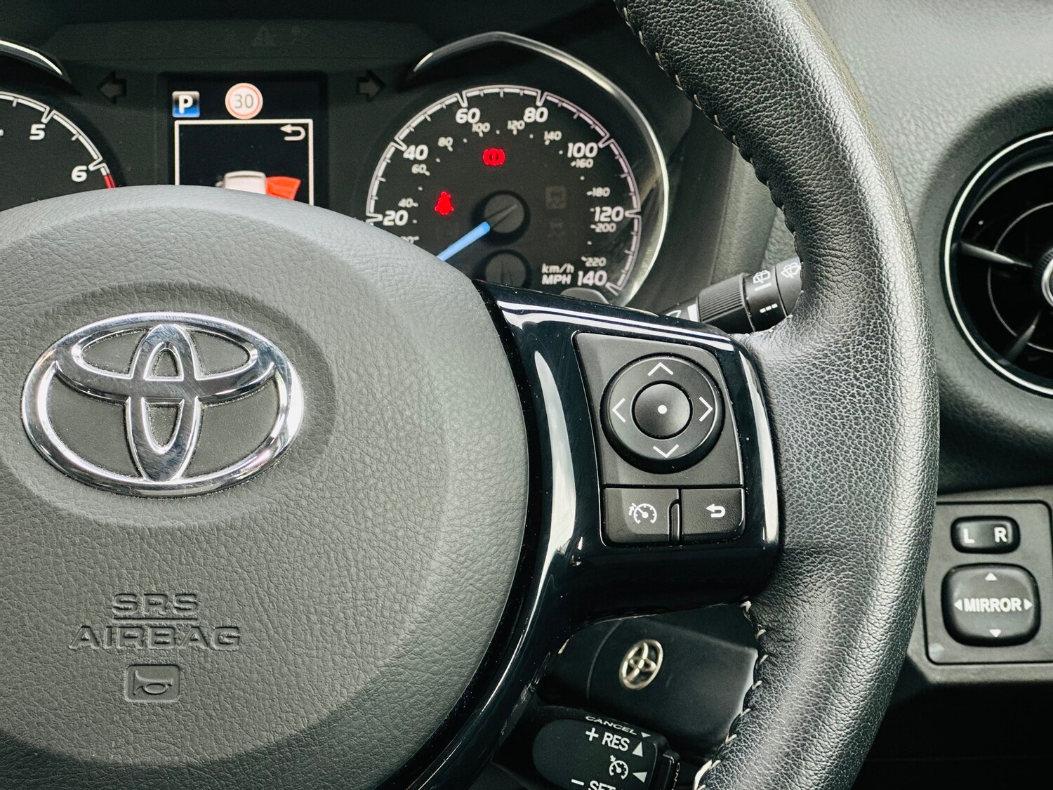 Used Toyota Yaris 2018 for sale - 76100252: Photo 27