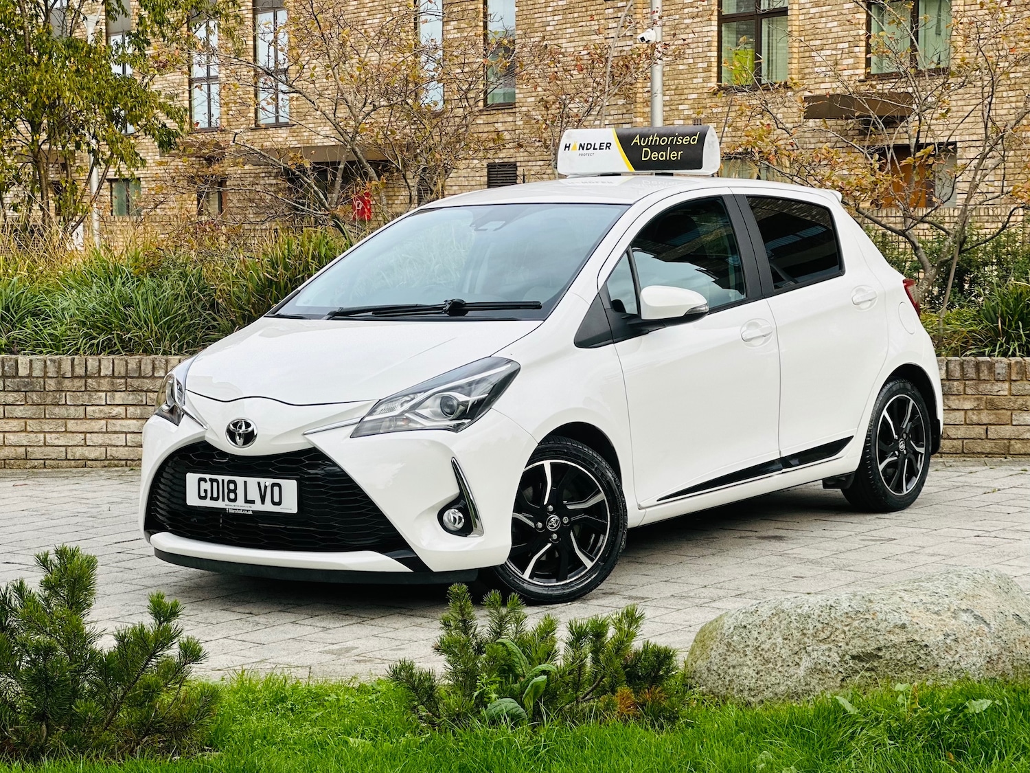 Used Toyota Yaris 2018 for sale - 76100252: Photo 4