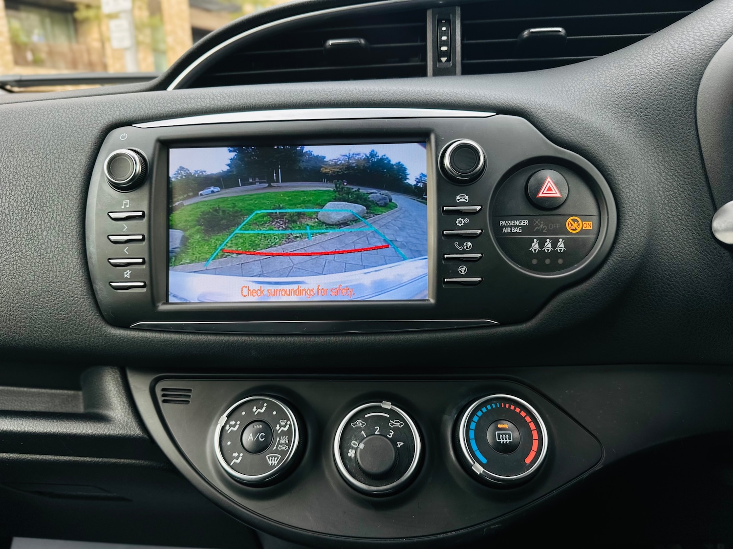 Used Toyota Yaris 2018 for sale - 76100252: Photo 41