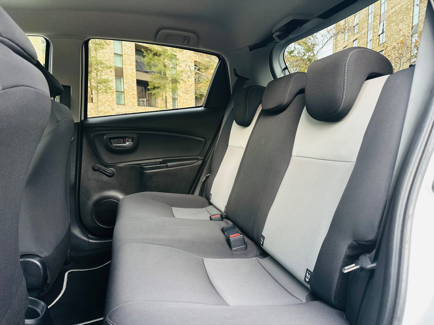 Used Toyota Yaris 2018 for sale - 76100252: Photo 54