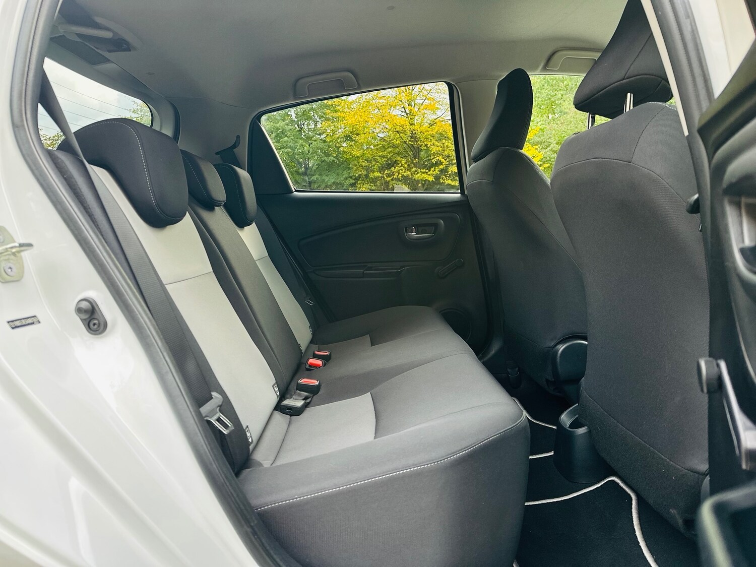 Used Toyota Yaris 2018 for sale - 76100252: Photo 55